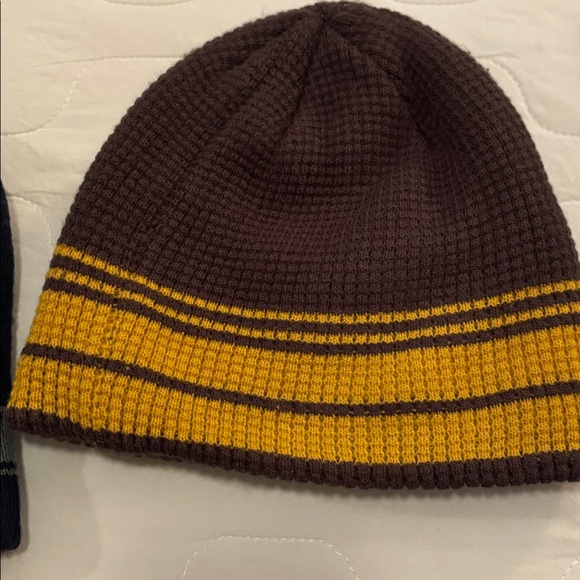 Assorted Beanie Collection - Picture 3 of 5